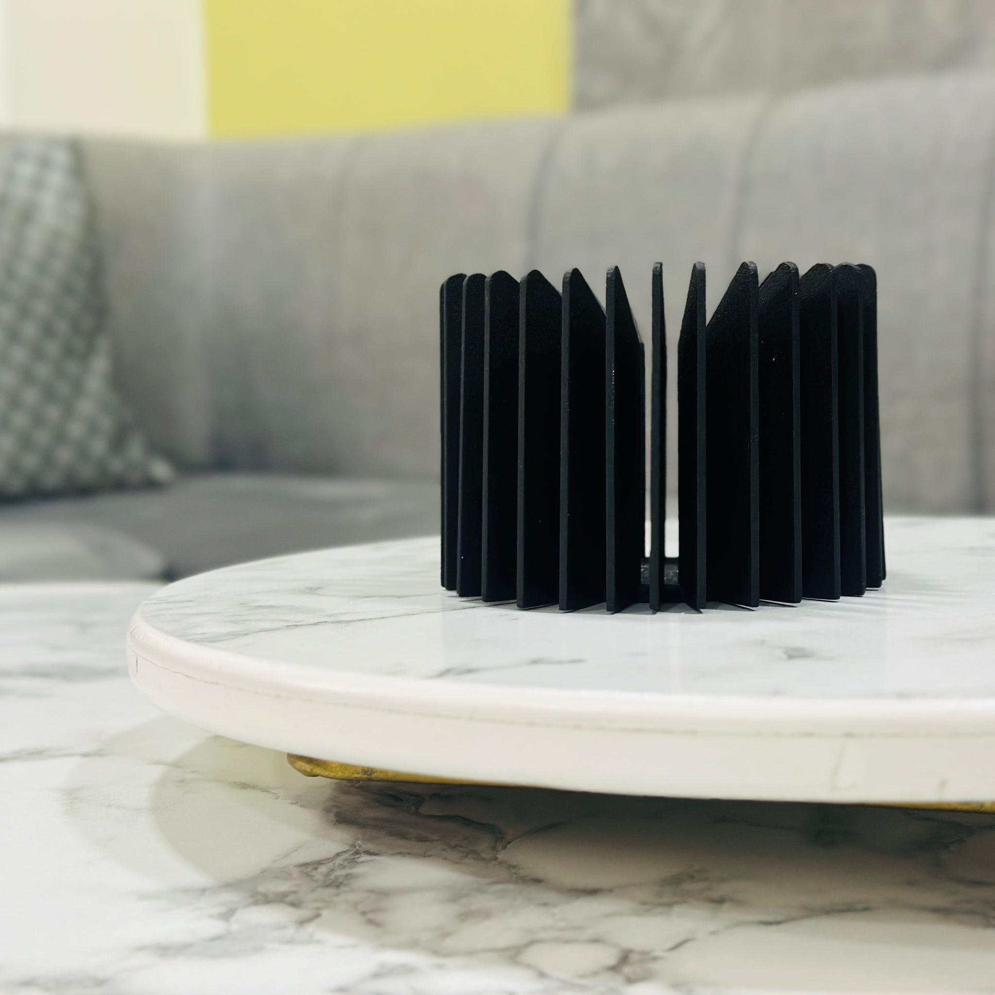 Modern Minimalist Black Iron Tealight Candle Holder - Madadh